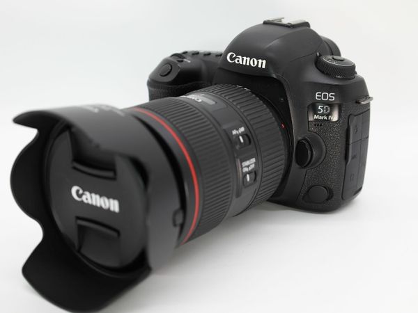 Canon 5D MK 4 Camera & Canon EF 24-105mm F4L II IS USM Lens
