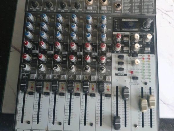 Behringer xenyx x1204usb 8 channel  mixer