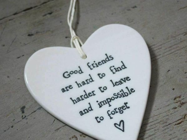 New Ceramic Hanging Heart - Good Friends are Hard to Find 2049