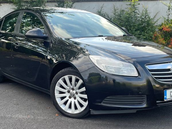 12 Opel Insignia New NCT!! 1 Previous Owner!!
