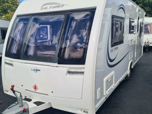 5/6 Berth Lunar  Ultima 525 with motor movers