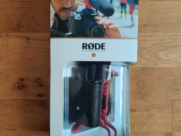Rode VideoMic and boom pole