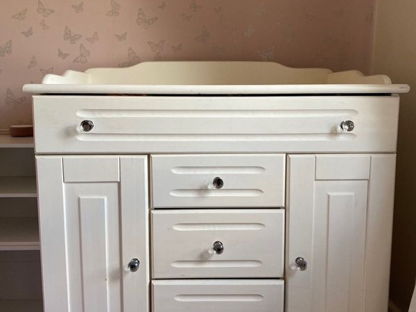 Chest of drawers / baby changing unit