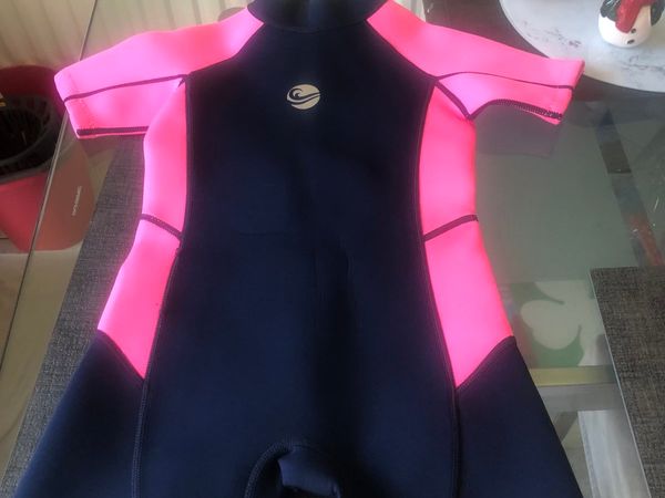 Girls wetsuit age 4/5 €8