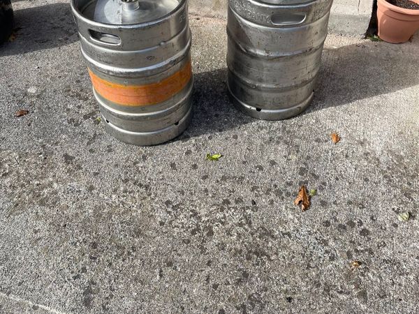 2 empty beer barrels