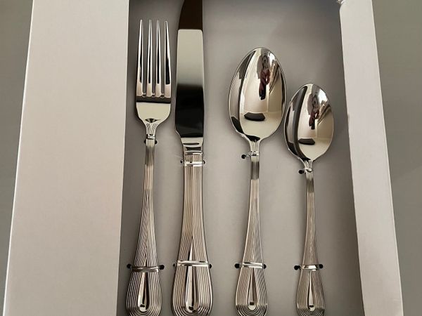 New Vera Wang Wedgwood 16 piece cutlery set