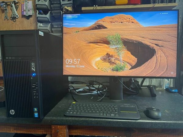 Desktop Computer With Monitor & Keyboard/Mouse