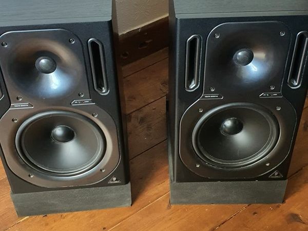 Behringer Truth B2031A Speakers