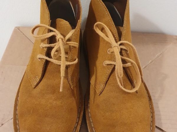 Clarks original leather shoe, size 4