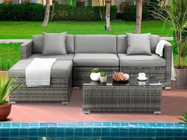 Fabric 4 - Person Seating Group with Cushions