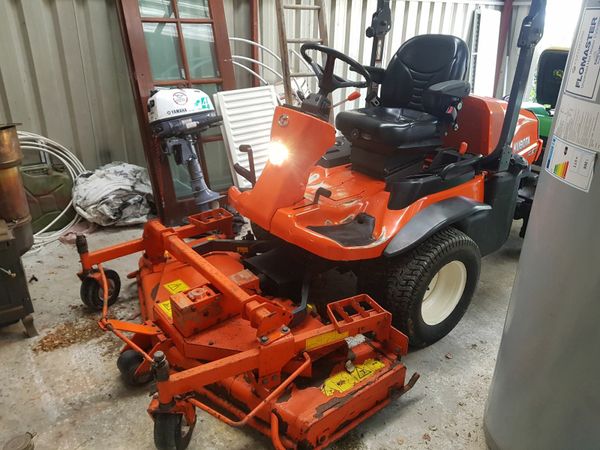 Kubota commercial outfront diesel ride on mower lawnmower 700 hours