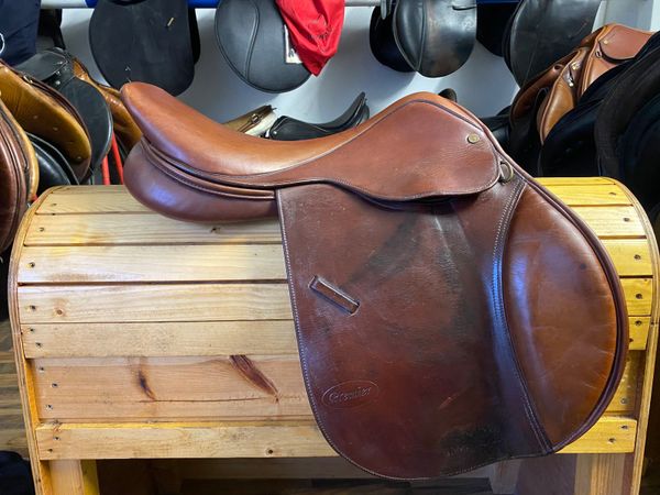 Premier french jumping saddle
