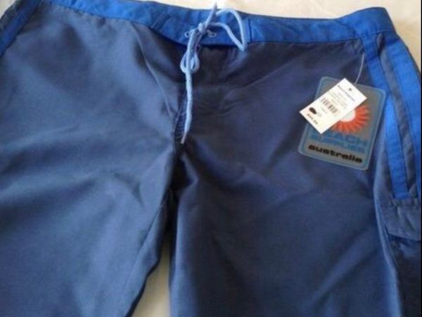 Ladies BNWT shorts size 10 €10
