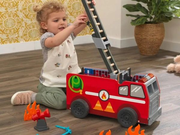 Kidkraft Adventure Bound 2-in-1 Transforming Fire Truck Play Set