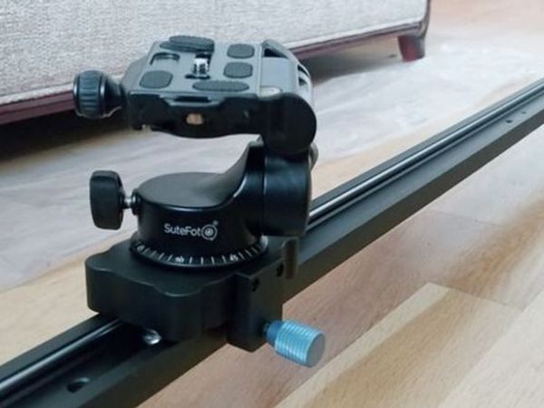 SLR photography camera slider with tilt and turn handle
