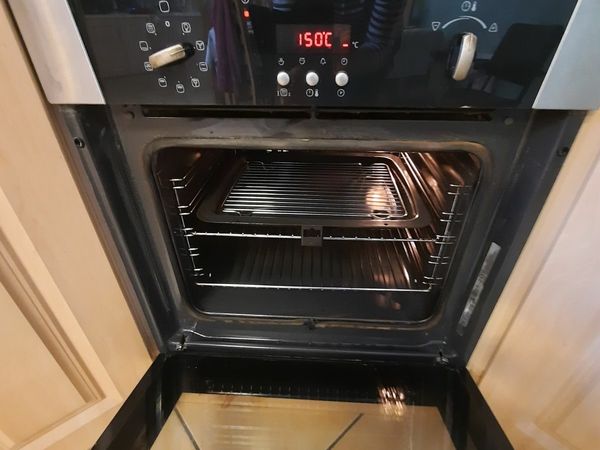 Electric oven and grill