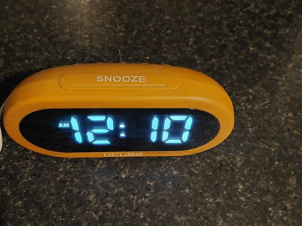 Bedside alarm clock