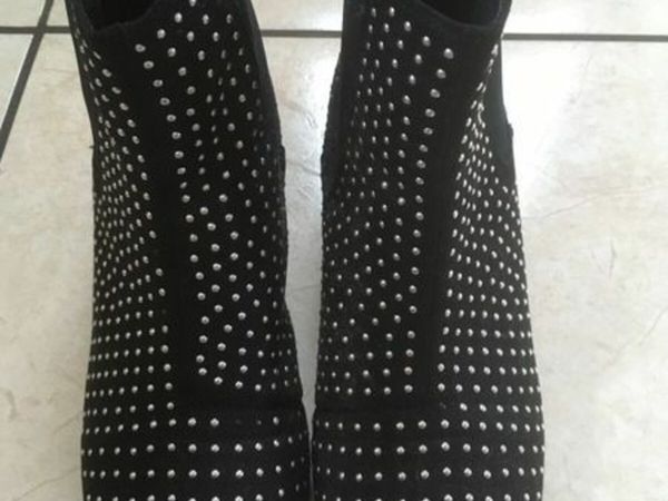 New Black decorative ankle boots, size 8