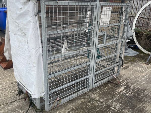 Heavy duty galvanised locking storage cage