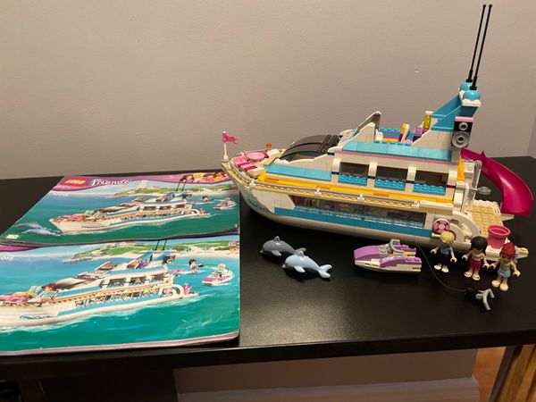 Lego Dolphin cruiser