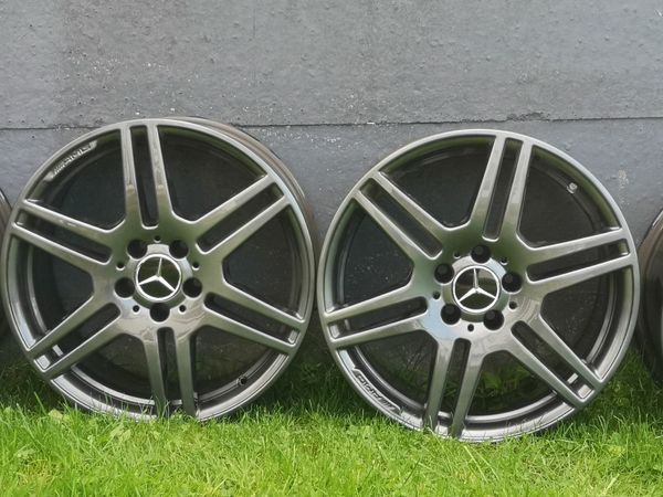 Genuine 18 inch staggered  amg alloys