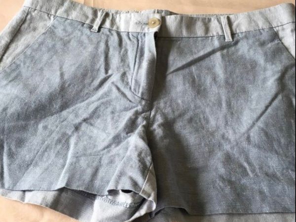 Ladies gap shorts size 8 €10