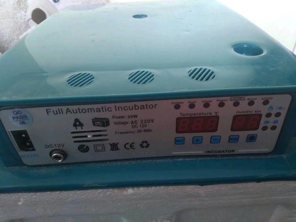 Incubator and heat light for sale or swap