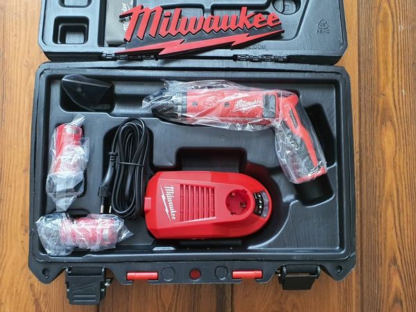 Cordless Milwaukee M4D Hex Screwdriver kit