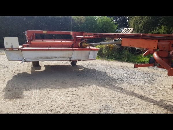 Kuhn fc 250 eight foot trailed mower