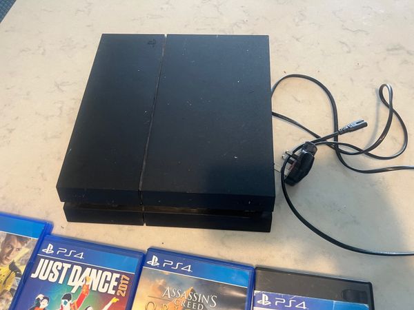 Sony PS 4 with 2 controllers