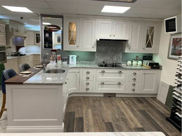Showroom display  in-frame  kitchen for sale