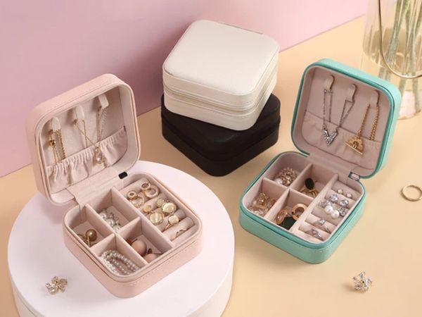 Jewelry travel storage box