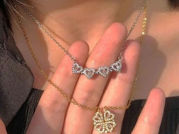 Magnetic heart clover necklace