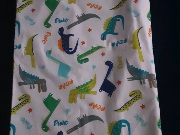 Kids fully lined curtains size 54inchs wide x 66in