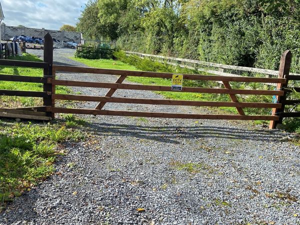 Horsey style timber entrance gate 16ft wide