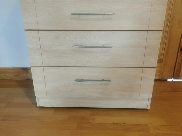 Oak Chest of drawers