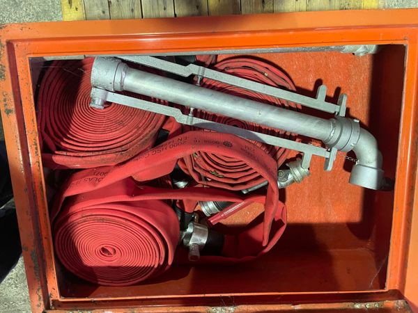 Fire hydrant equipment cabinet