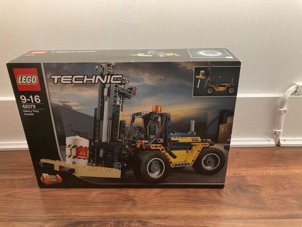 lego technic 42079 2 in 1 heavy duty fork lift and tow truck