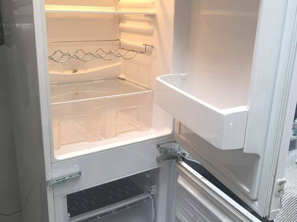 Integrated Fridge freezer