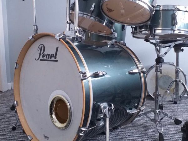 Pearl Ex hardware and cymbals