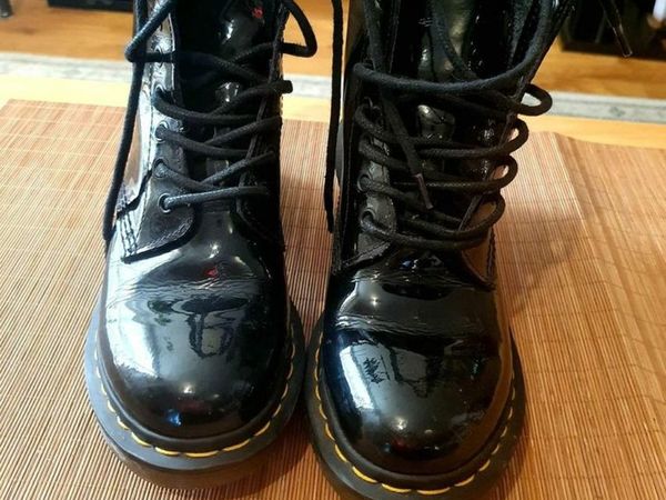 Ladies Dr Martens Airwear Black Gloss boots UK 5