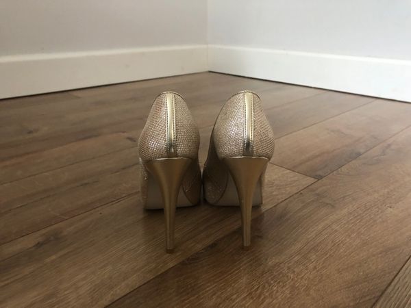 Golden Peep Toe Shoes
