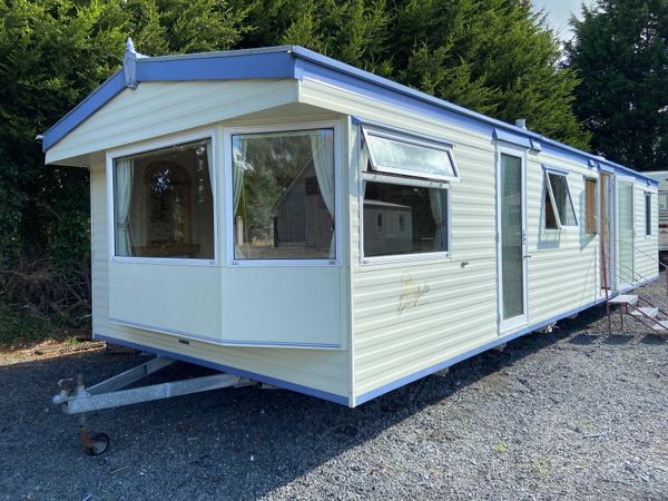 38x12 Everglade 3Bed, D/G, Oil C/H, Free Delivery.