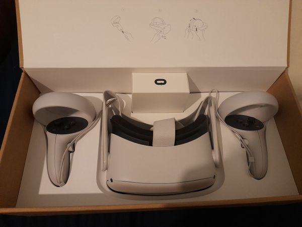 Oculus quest 2 vr headset 128 GB+charger and plug