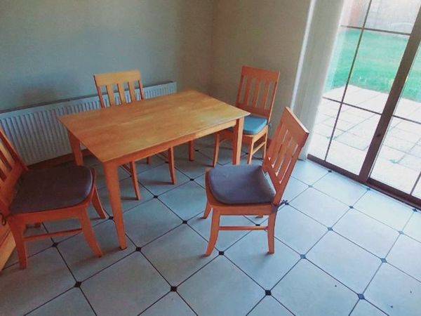Dining table n 4 chairs