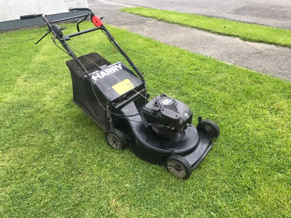 Harry 22 inch cut self drive lawnmower