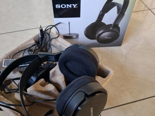 Sony MDR-RF811RK Wireless Headphones - Black.