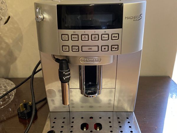 DeLonghi Bean to Cup coffee machine