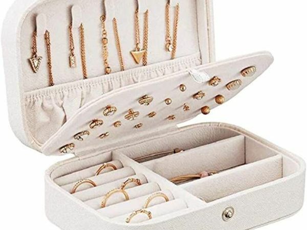 Jewellery Box, Small Jewellery Case Travel Jewelry Organiser Storage for Rings Earrings Necklace Bracelets Faux Leather Jewelry Gift Box Girls Women