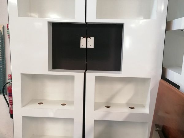 White Display Unit including Lights